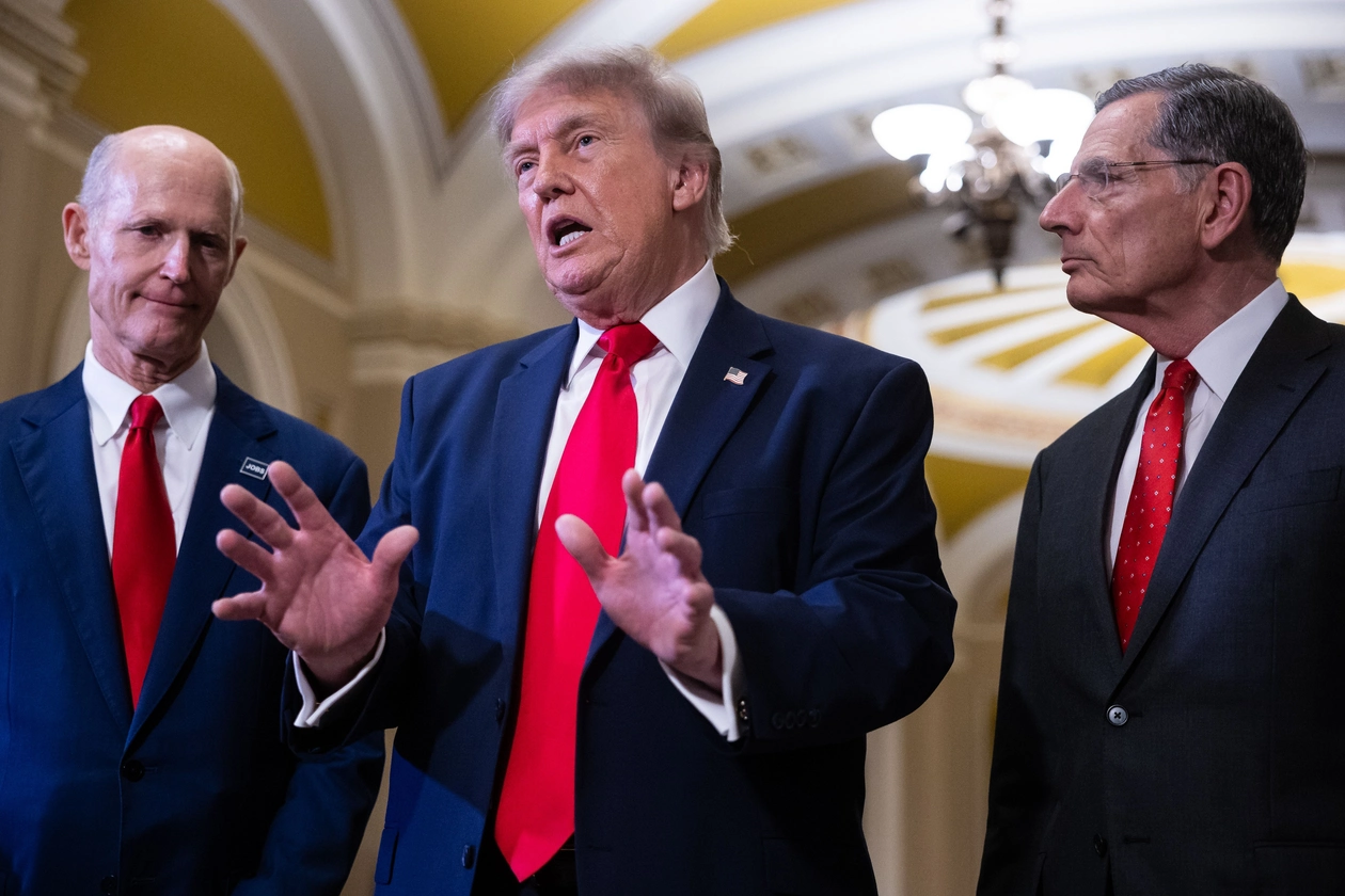 Judge says Trump must hand over financial records to BBC