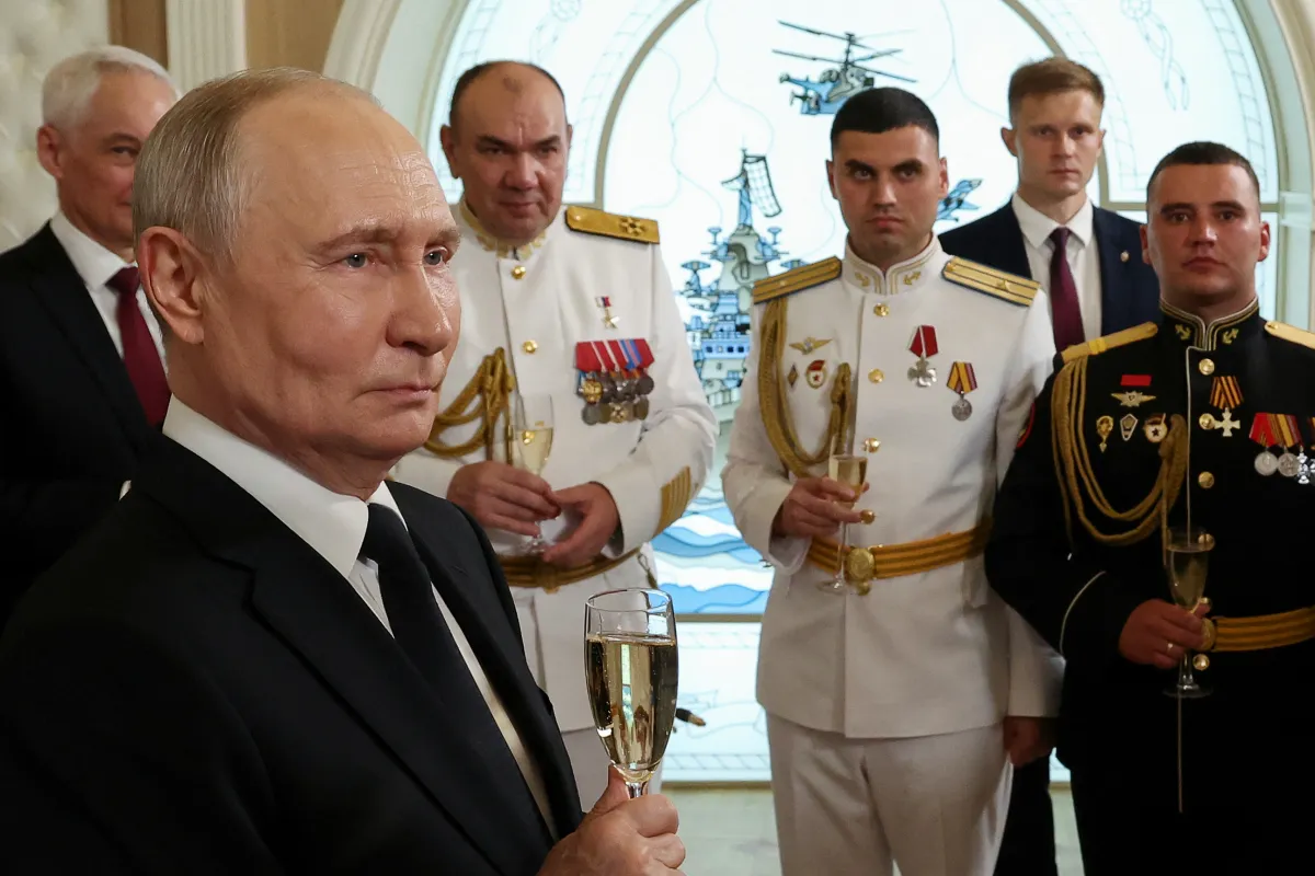 Putin preparing to mobilize 500,000 Russians as public opinion plummets